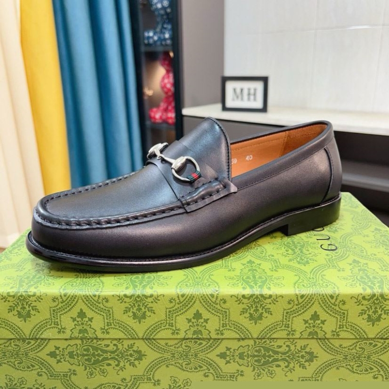 G*u*i leather shoes